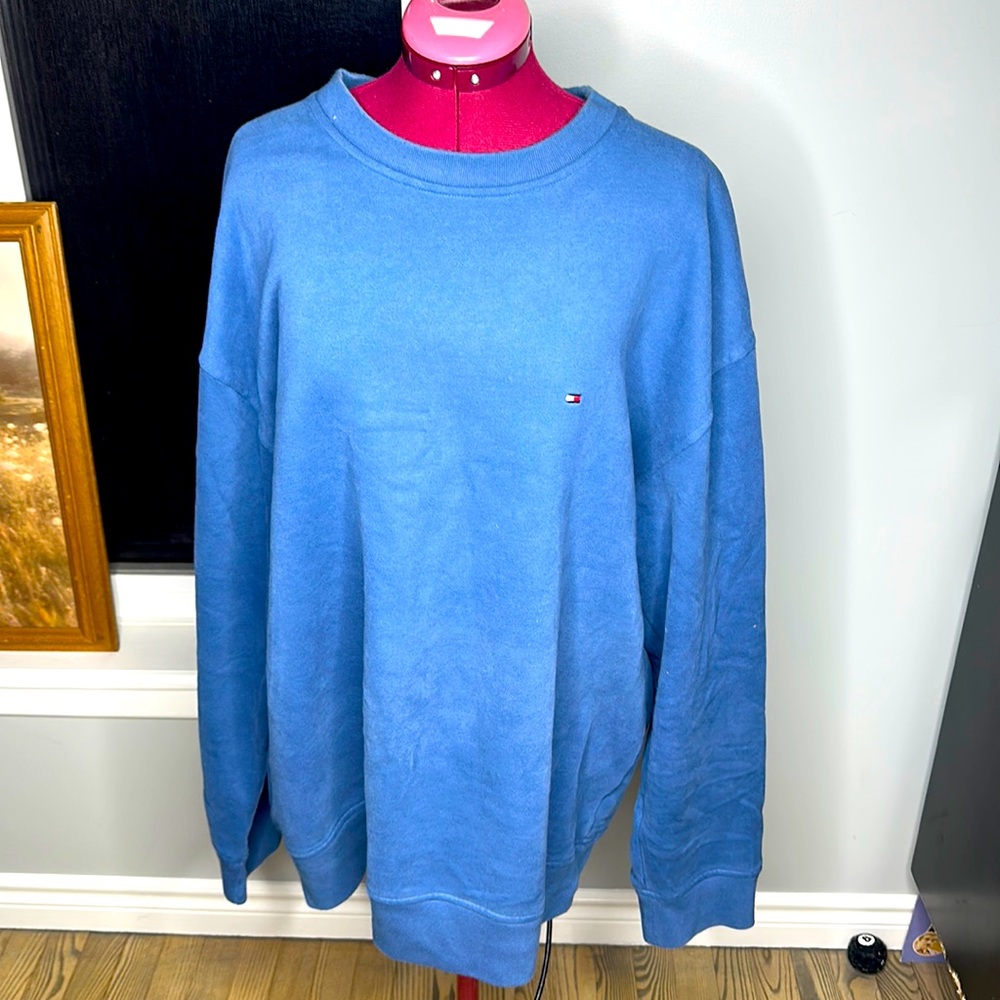 Like new Tommy Hilfiger sweater